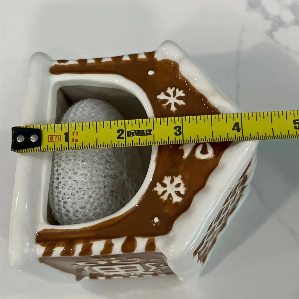 Cute.🫚House Sponge Holder
